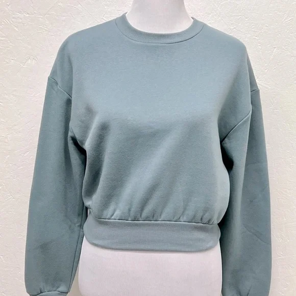 Wild fable women's long sleeve cropped sweatshirt - Picture 2 of 6